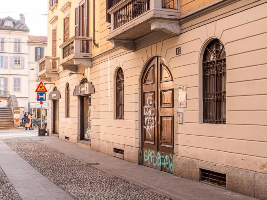Romantic Flat On Navigli River By Easylife Milano Exteriör bild
